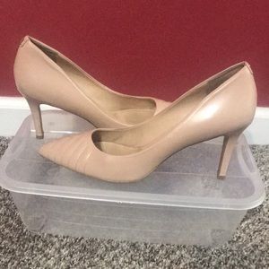 Karl Lagerfeld nude pumps